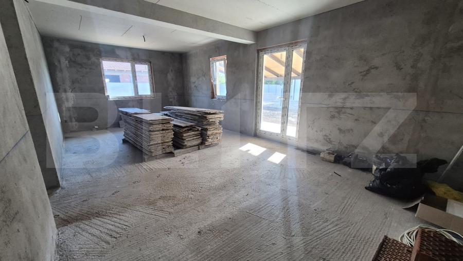 Duplex cu 4 camere cu Canalizare în Vetiș