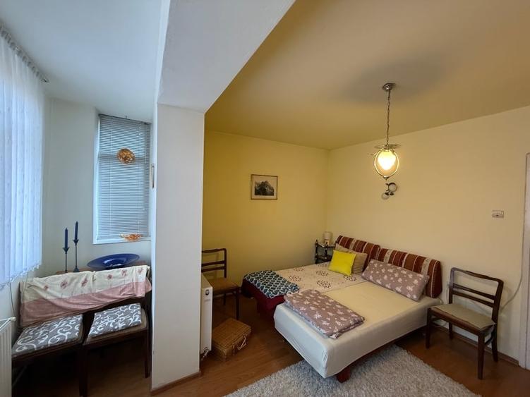 Apartament cu 2 camere semidecomandat, mobilat în Moroasa 1