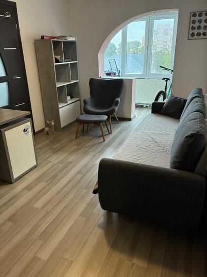 Apartament cu 2 camere semidecomandat, mobilat în Complex Studențesc