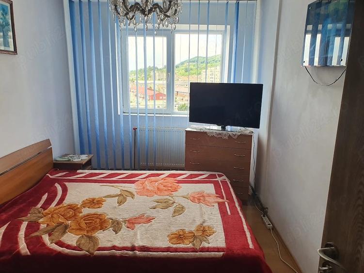 Apartament cu 3 camere decomandat în Ostroveni