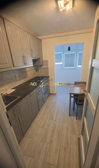 Apartament cu 3 camere semidecomandat, mobilat în Dristor