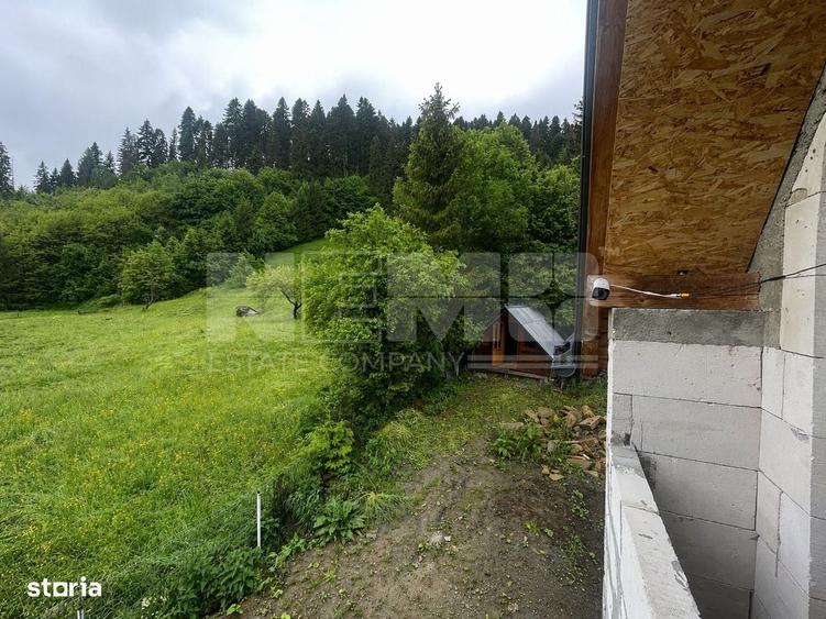 Casă cu 2 camere cu Teren 1200 Mp în Central