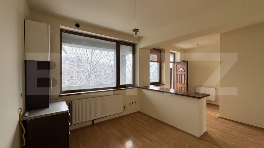 Apartament cu 4 camere decomandat în Brazda lui Novac