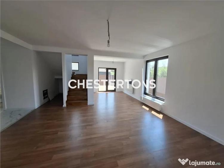 Casă cu 4 camere cu Teren 438 Mp în Crevedia