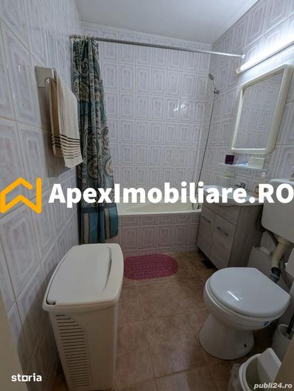 Apartament cu 2 camere semidecomandat în Centrul Civic