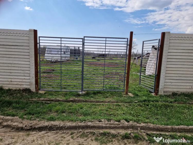 Teren de 400 mp, în Cernele