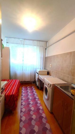 Garsonieră decomandată în Micro 20