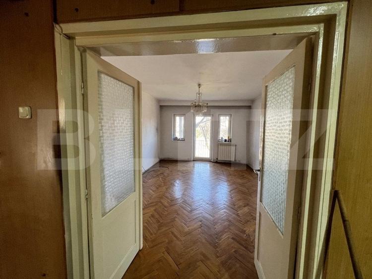 Apartament cu 5 camere decomandat în Semicentral