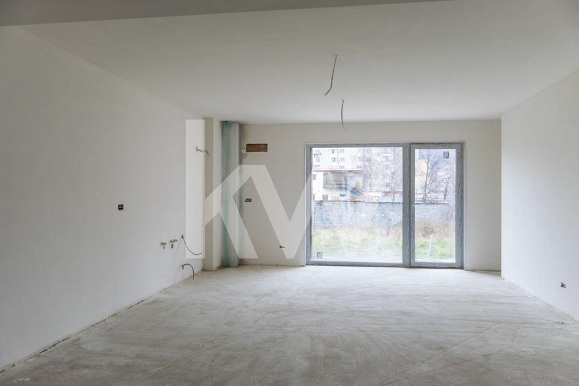 Apartament cu 3 camere decomandat în Noua