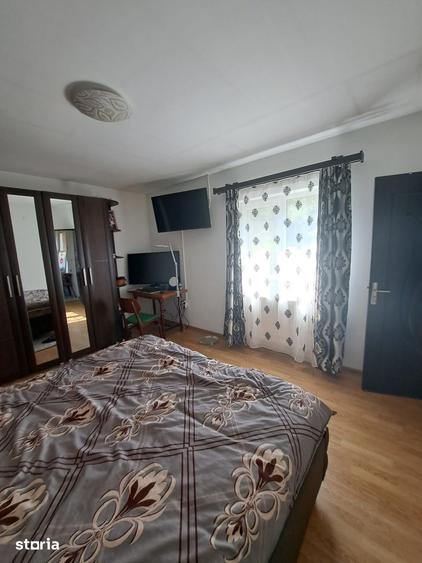 Casă cu 6 camere cu Teren 700 Mp în Bucium