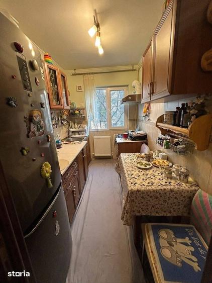 Apartament cu 4 camere decomandat în Central