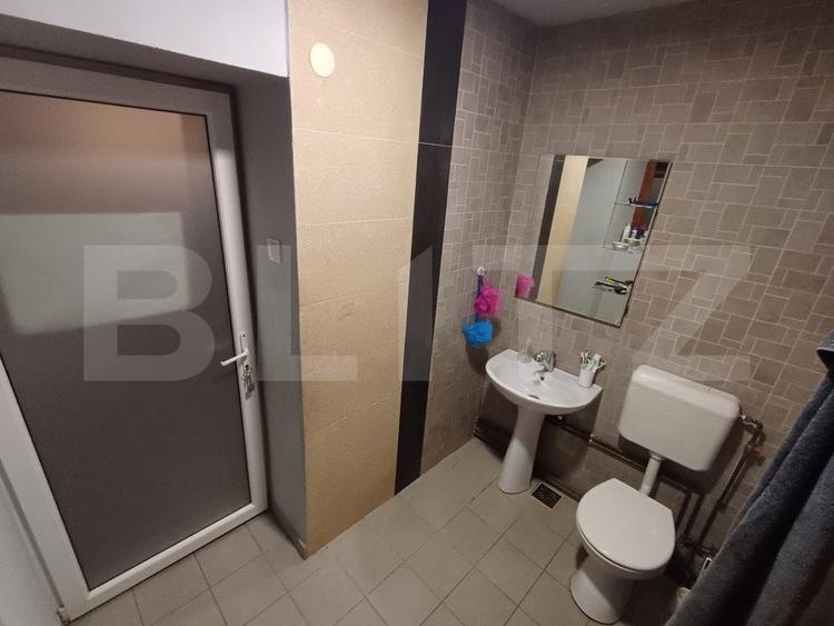 Casă individuală cu 6 camere cu Canalizare în Central