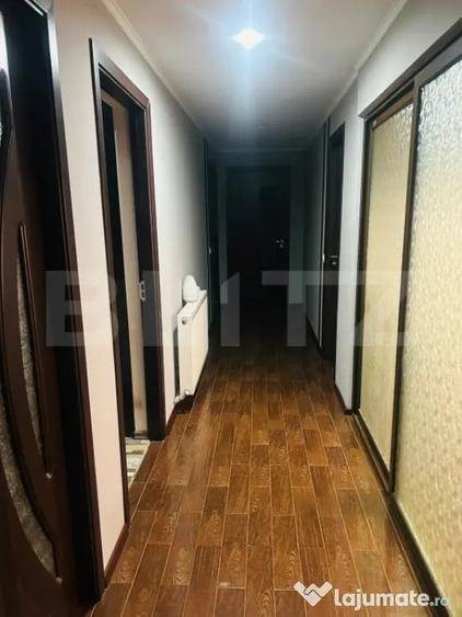 Casă cu 5 camere cu Teren 1000 Mp în Central
