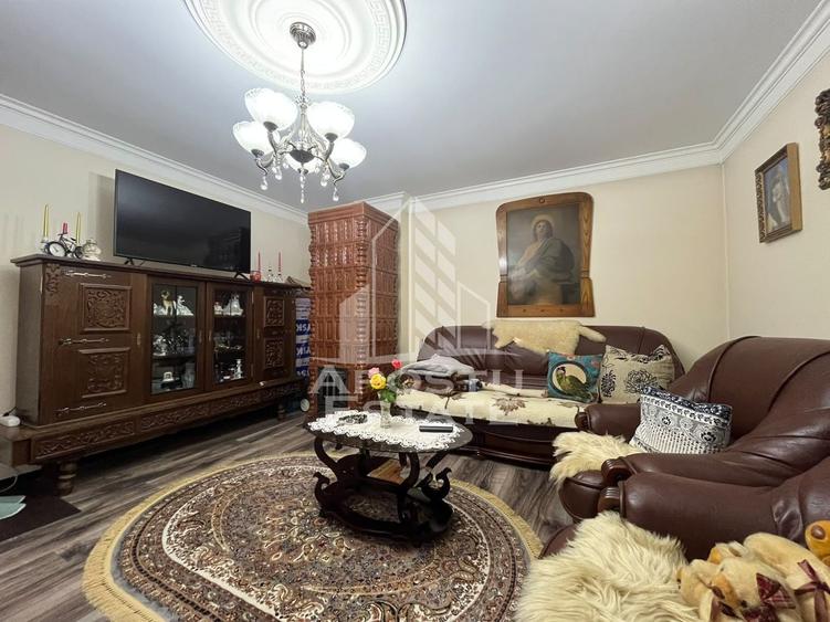 Casă individuală cu 2 camere cu Canalizare în Pârneava