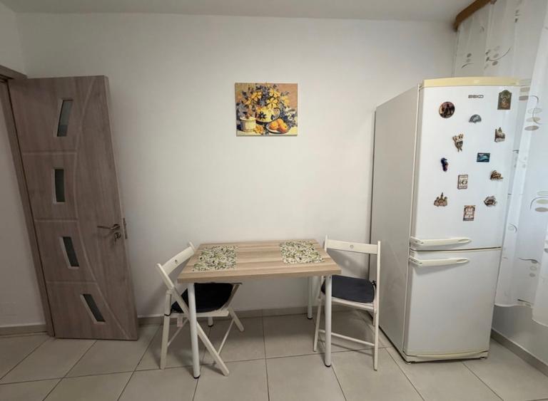 Apartament cu 2 camere semidecomandat în Păcii