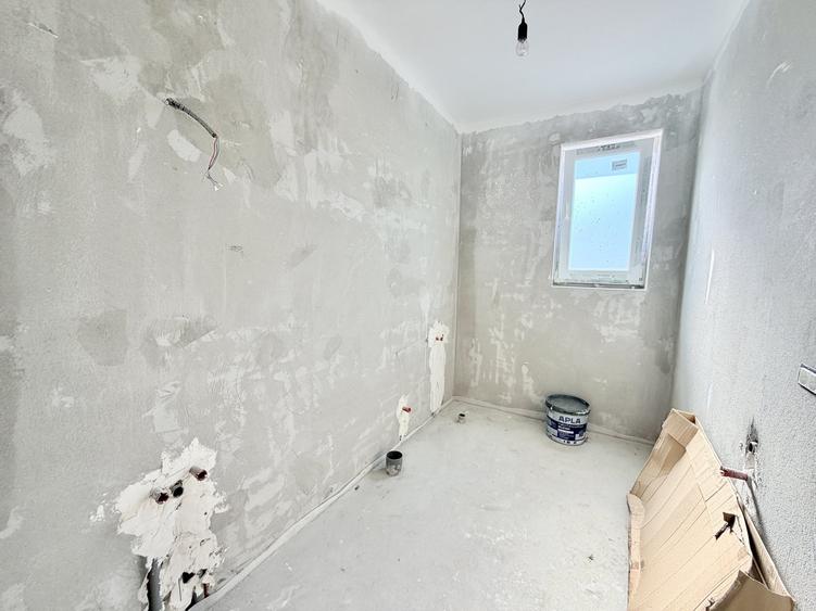 Duplex cu 4 camere cu Teren 415 Mp în Albina