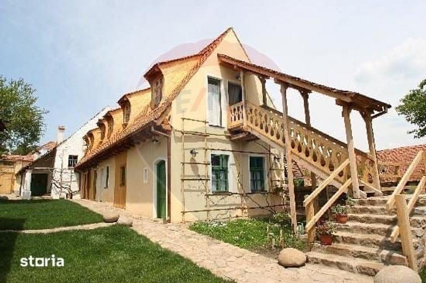 Casă cu 6 camere cu Teren 1997 Mp în Moșna