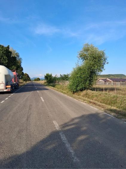 Teren de 2000 mp, în Petelea