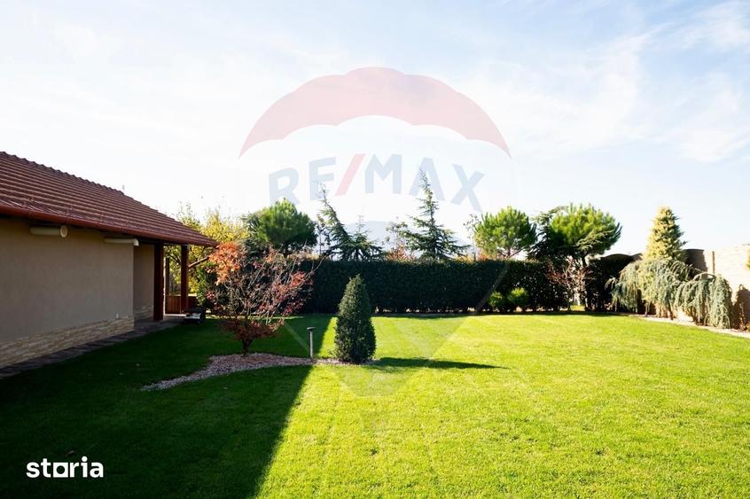 Casă cu 5 camere cu Teren 2687 Mp în Mădăras