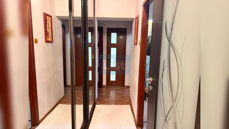 Apartament cu 4 camere în Mazepa 1