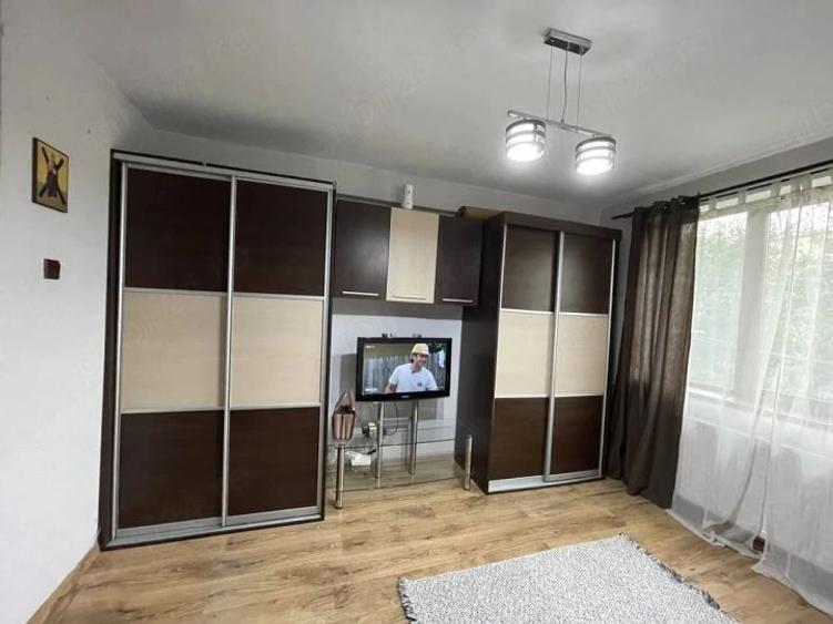 Garsonieră semidecomandată în Far