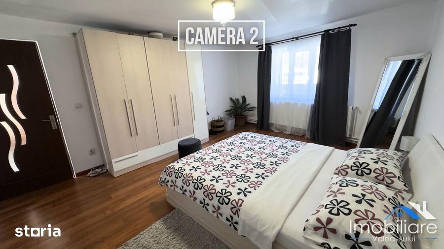 Casă cu 4 camere cu Teren 2700 Mp în Central