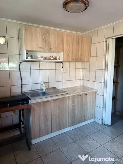 Casă cu 4 camere cu Teren 400 Mp în Lipănești