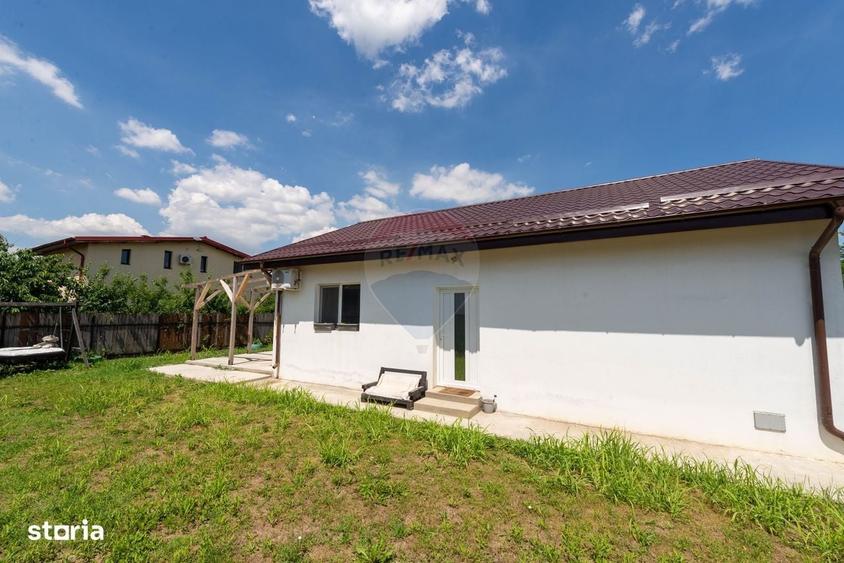 Casă cu 3 camere în Brănești
