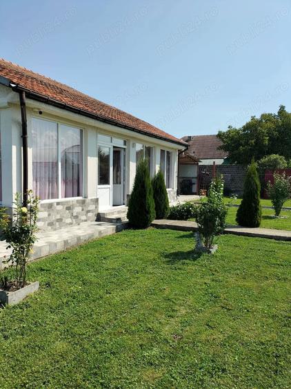 Casă cu 4 camere cu Teren 1200 Mp în Obreja