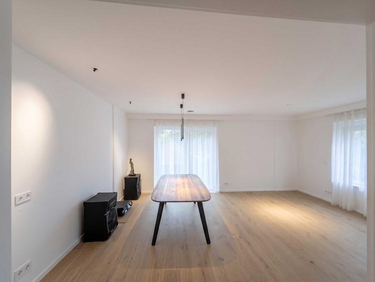 Casă cu 3 camere cu Teren 280 Mp în Exterior Vest