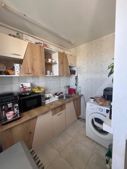 Apartament cu 3 camere decomandat, mobilat în Decebal