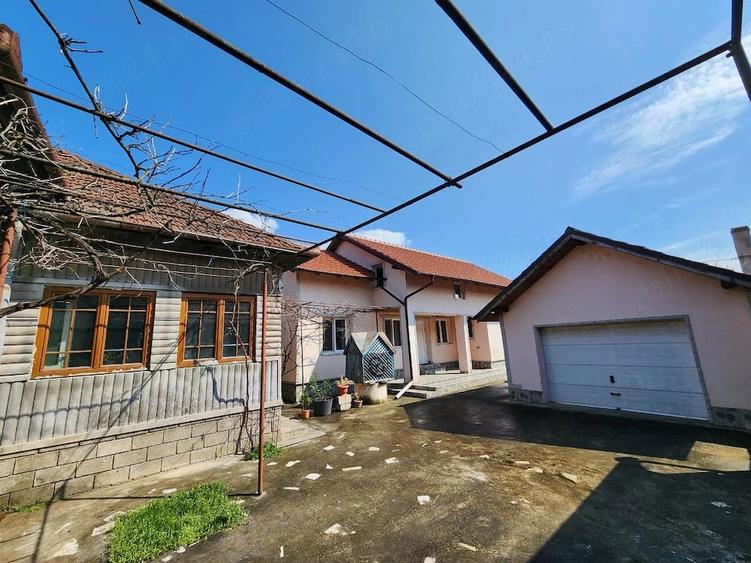 Casă cu Teren 1490 Mp în Central