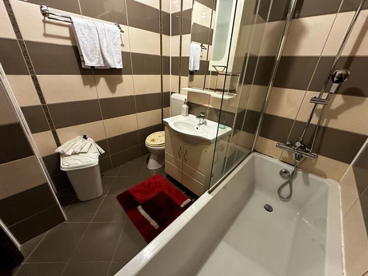 Apartament cu 3 camere decomandat în Virtuții