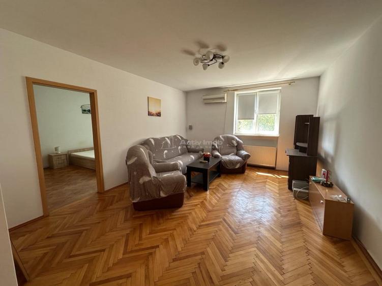 Apartament cu 3 camere semidecomandat în Luncă