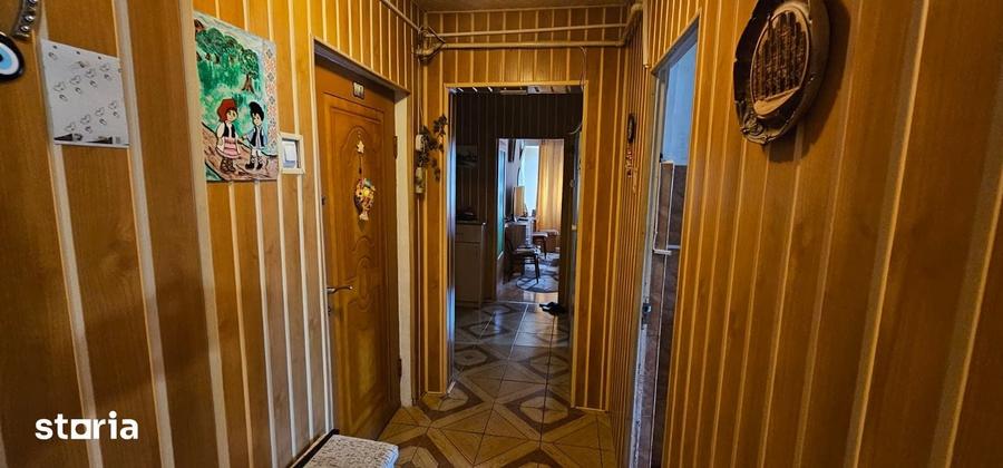 Apartament cu 3 camere decomandat în Sud