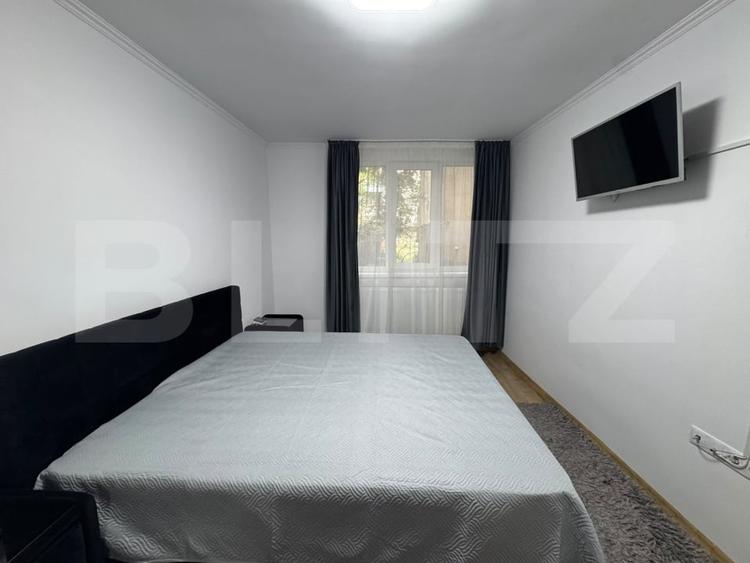 Apartament cu 3 camere semidecomandat, mobilat în Semicentral