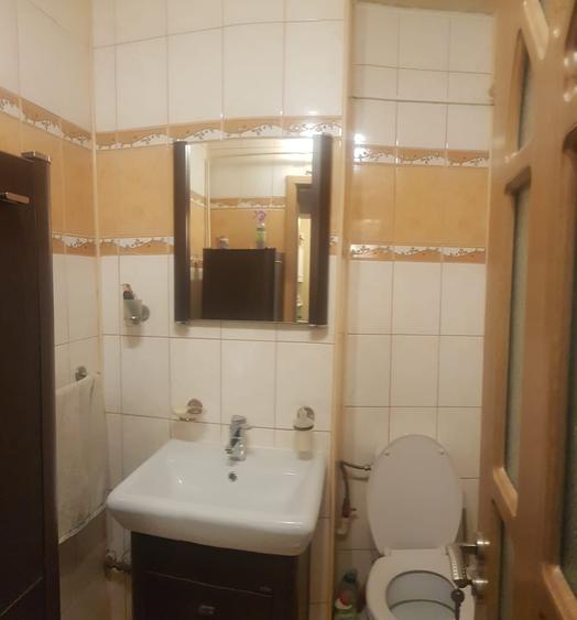 Apartament cu 3 camere decomandat în Buzaului