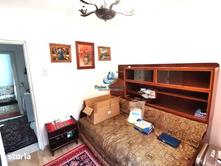 Apartament cu 3 camere semidecomandat în Dărmănești