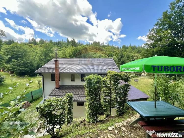 Casă cu 8 camere cu Teren 575 Mp în Porumbacu de Sus