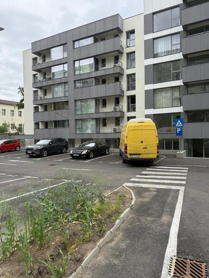 Apartament cu 2 camere decomandat în Lacul Tei