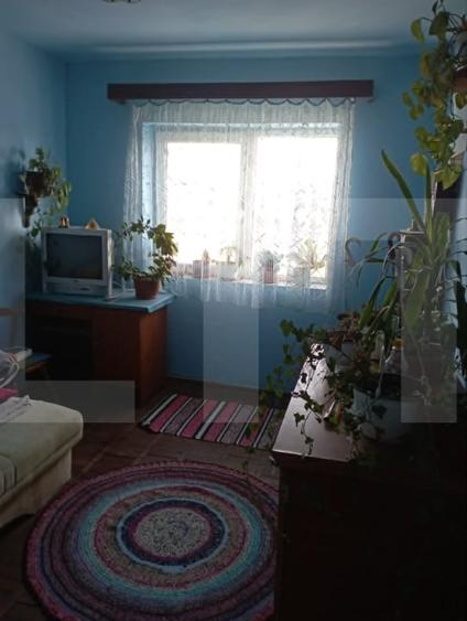 Apartament cu 3 camere decomandat, mobilat în Ozun