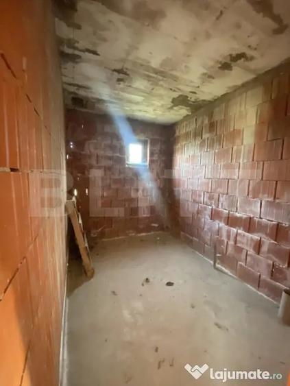 Casă cu 4 camere cu Teren 1471 Mp în Budacu de Sus