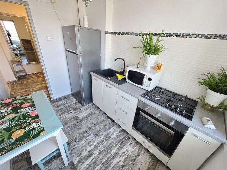 Apartament cu 2 camere semidecomandat în Cantemir