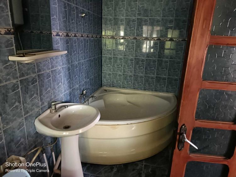 Casă cu 4 camere în Hălăucești