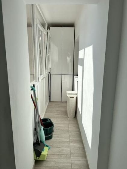 Apartament cu 3 camere decomandat, mobilat în Berceni