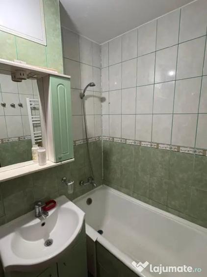Garsonieră decomandată în Central