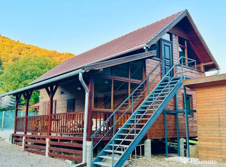 Casă cu 6 camere în Andreneasa