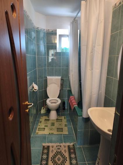 Apartament cu 3 camere decomandat în Todirești