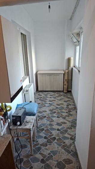 Garsonieră decomandată în Central