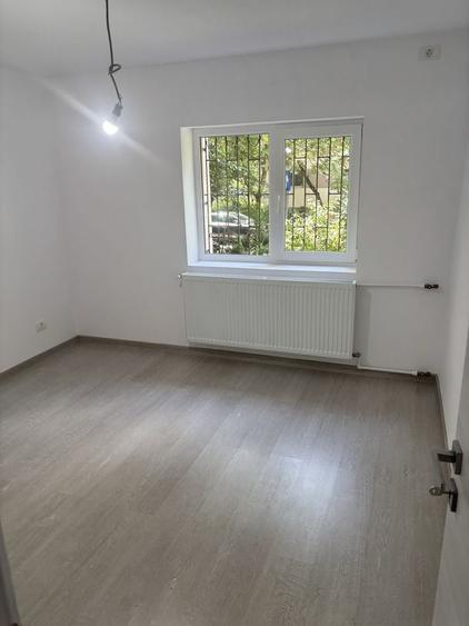 Apartament cu 2 camere decomandat în Crângași